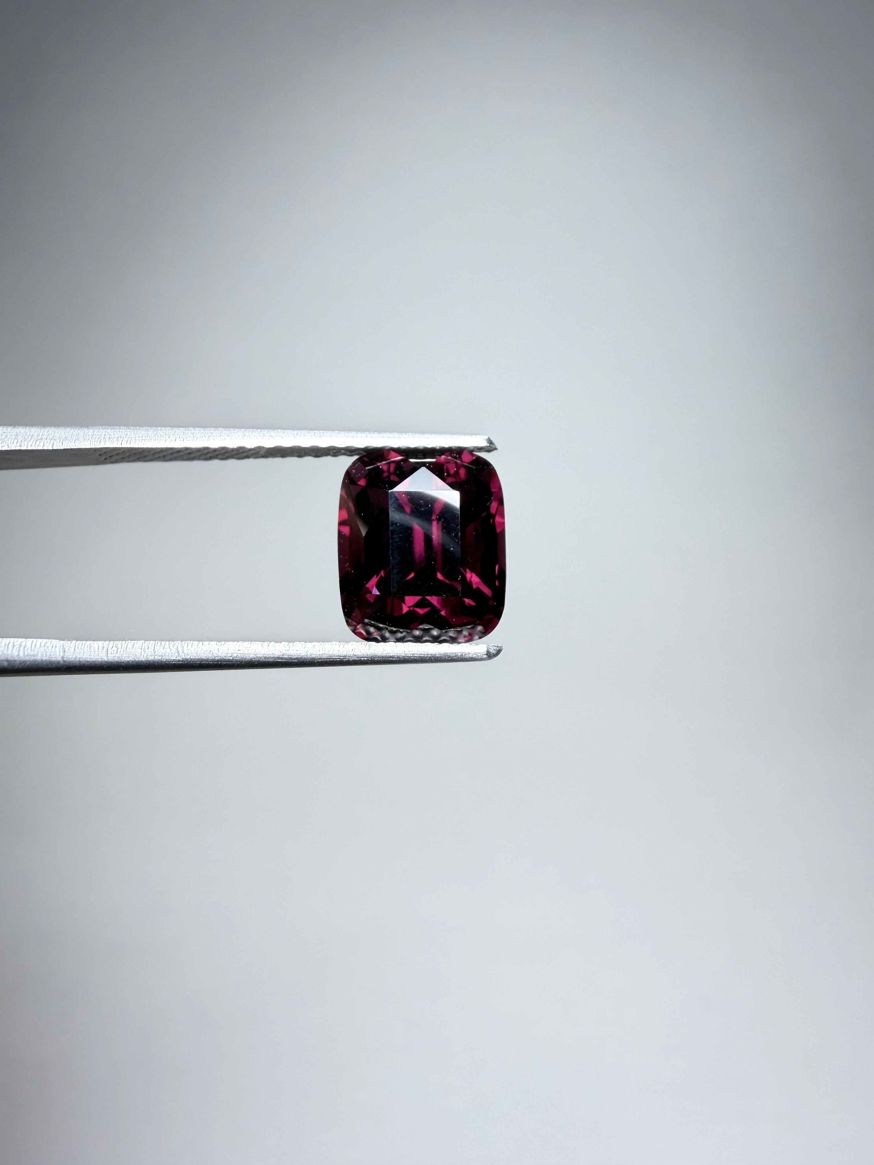 4.67 ct Purple Spinel from Lục Yên 🇻🇳